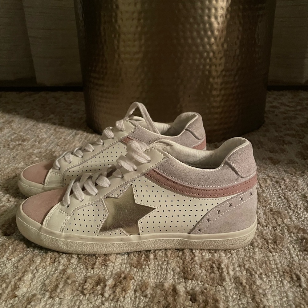 Vintage Havana tennis shoes- pink suede - very gently worn